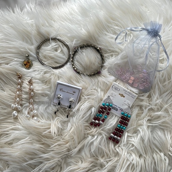 assorted reseller bundle lot wholesale costume play jewelry vintage vtg bracelet - Picture 1 of 16